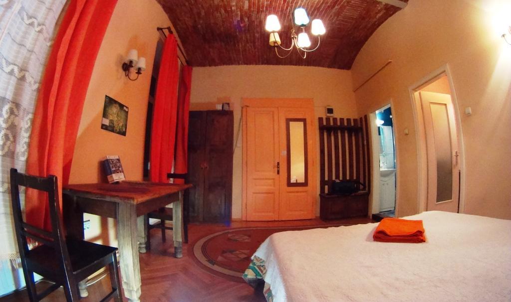 Brasov Apartment In Historic Center Δωμάτιο φωτογραφία